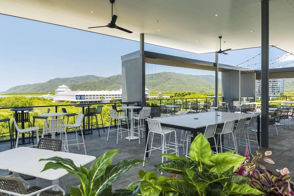 Oaks Cairns Hotel Ristorante foto